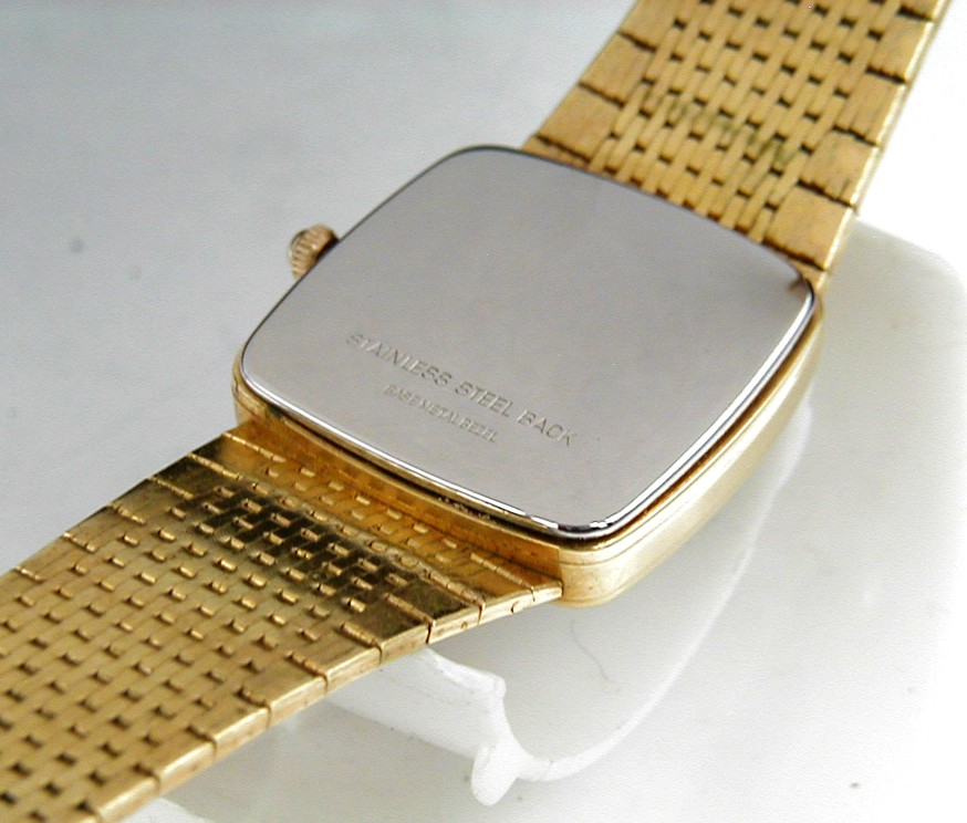 Montre Boussole - Marque Weiqin - Modèle Quartz A-2162 - Bracelet Scratch  Noir.